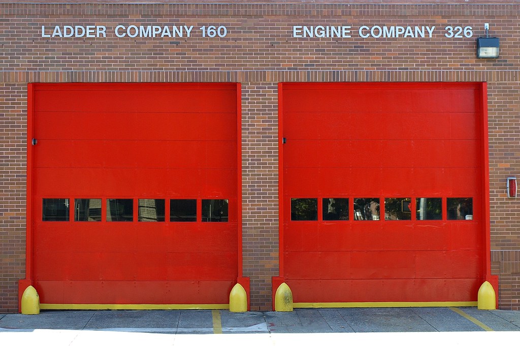 E326 FDNY Firehouse Engine 326, Ladder 160 & Battalion 53,… | Flickr