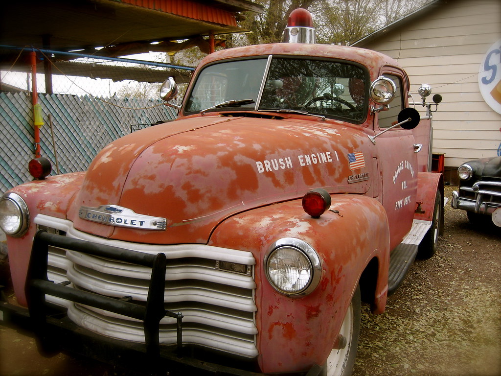 Red Fire Truck This truck lives in Seligman, Arizona; righ… Flickr