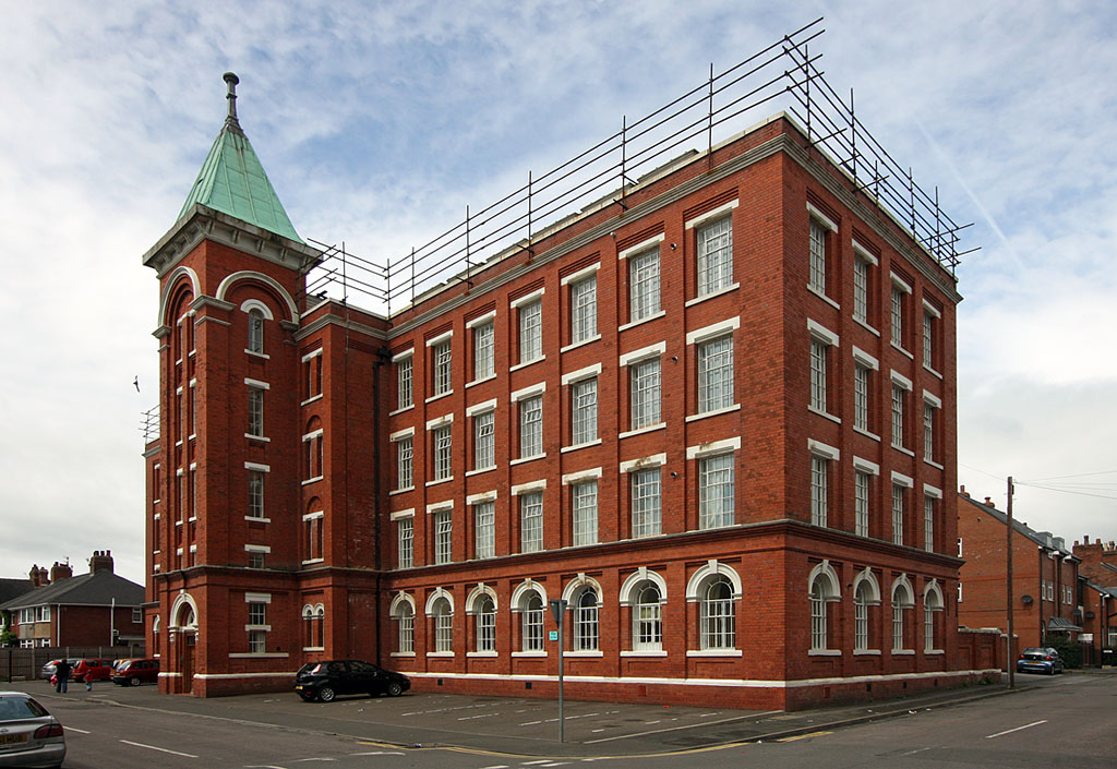 Waterloo Mills, Leek Waterloo Mills were erected in 1894 f… Flickr