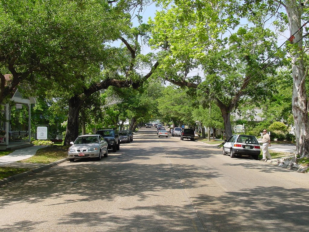 washington_ave_looking_north City of Ocean Springs Flickr