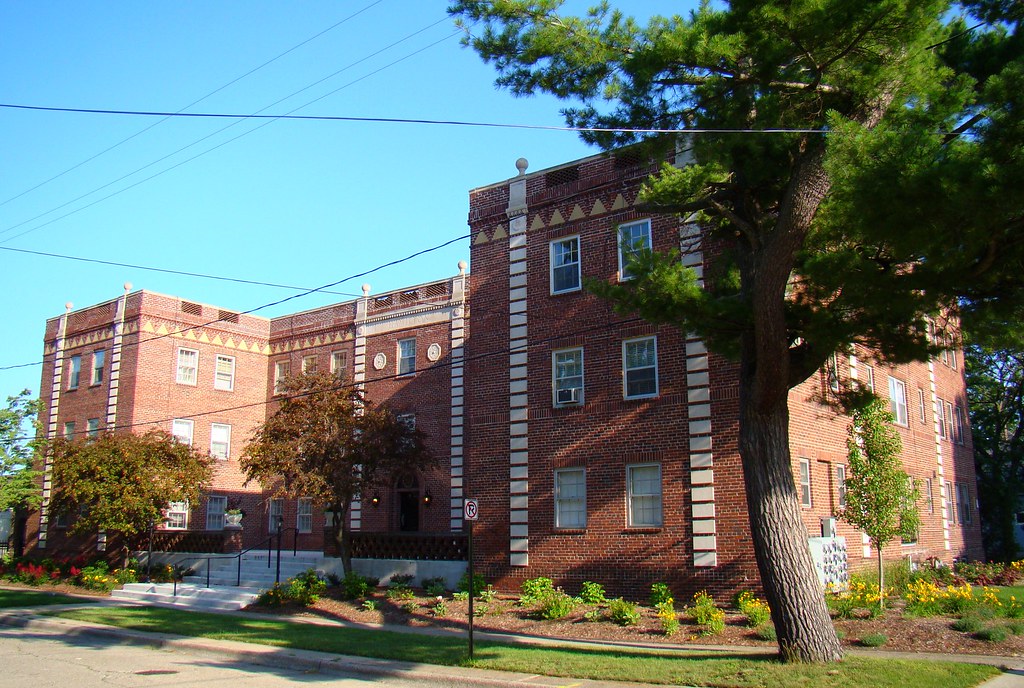 The Hamilton One of my favorite apartment buildings in Mus… Flickr