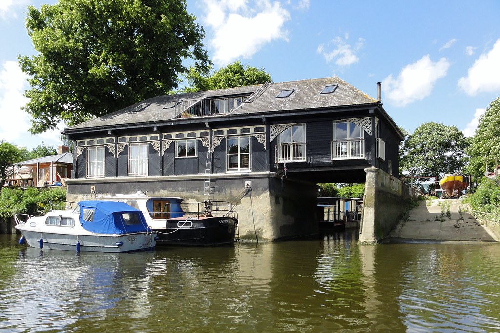 A Boat House on Eel Pie Island at Twickenham from a Boat o… Flickr