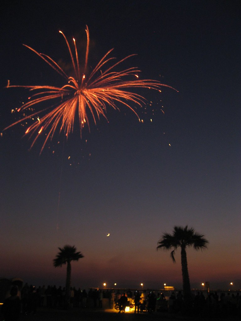 Fireworks, July 4th at Pismo Beach Jonathan Wells Flickr