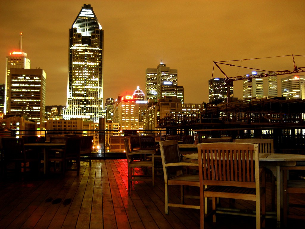 rooftop_oct26 054 Shot of downtown Montreal at night from … Flickr