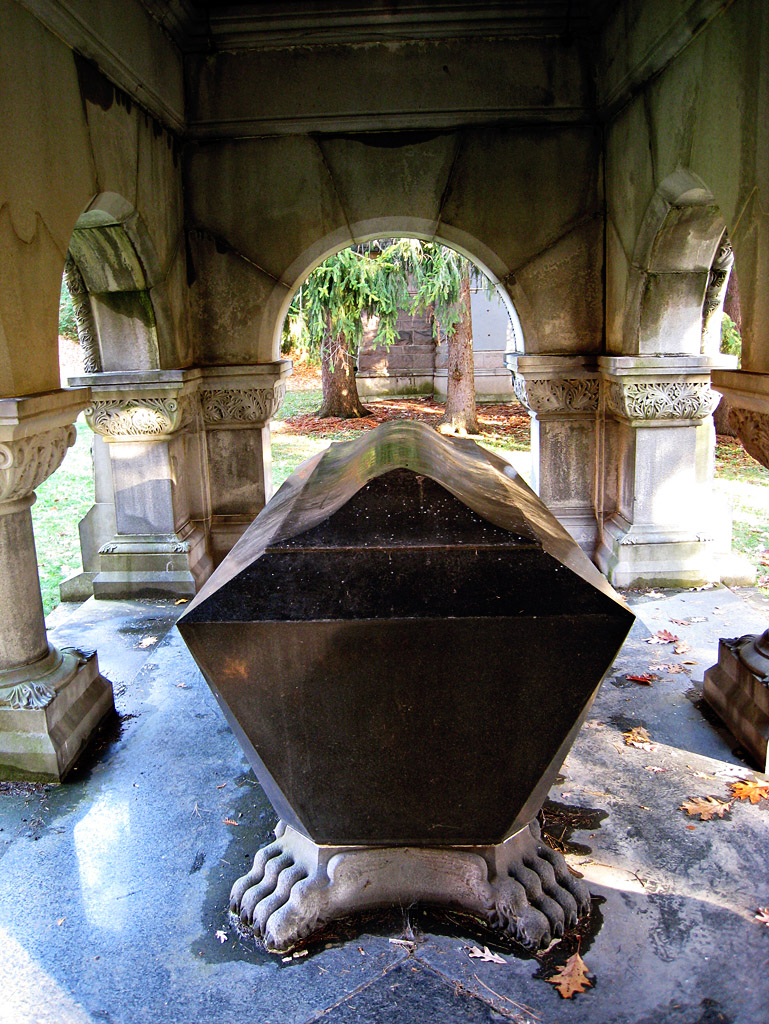 Oakwood Cemetery Troy, NY 04 A very strange tomb... Bl… Flickr