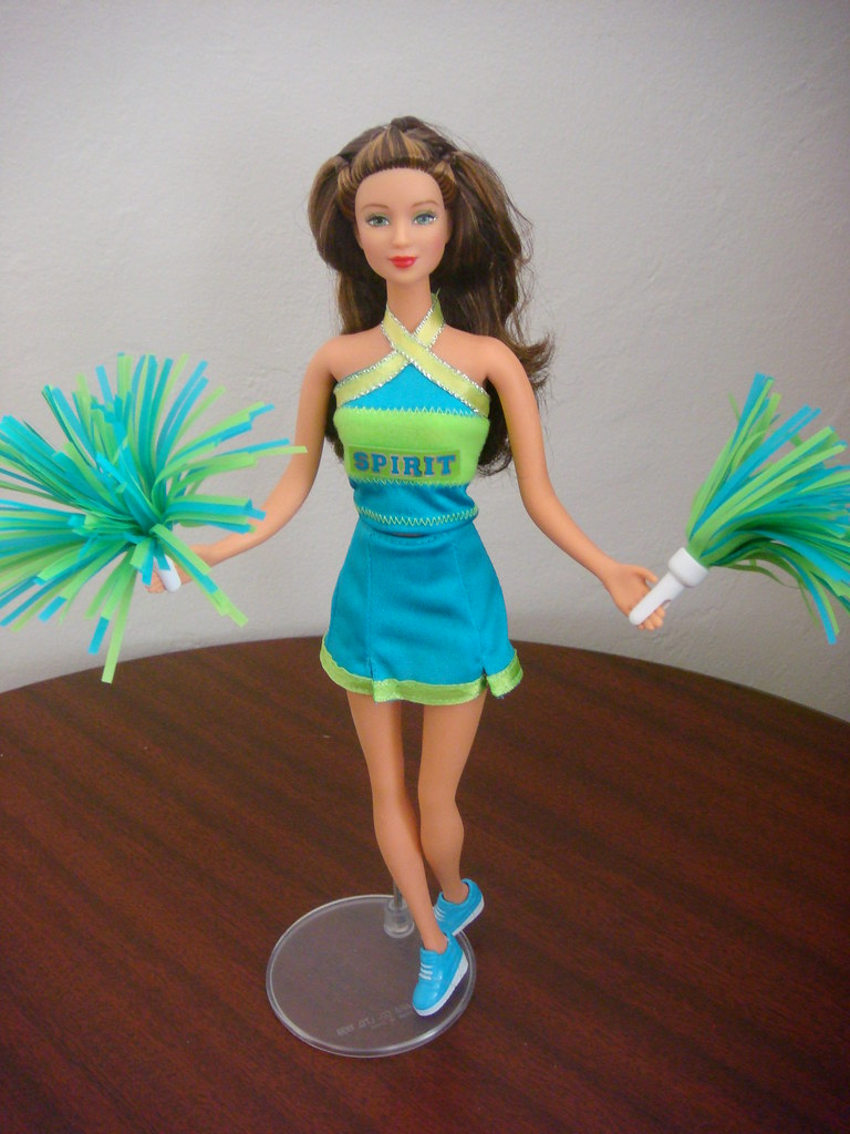 Cheerleader Kayla Barbie Cheerleader Kayla with EverFlex