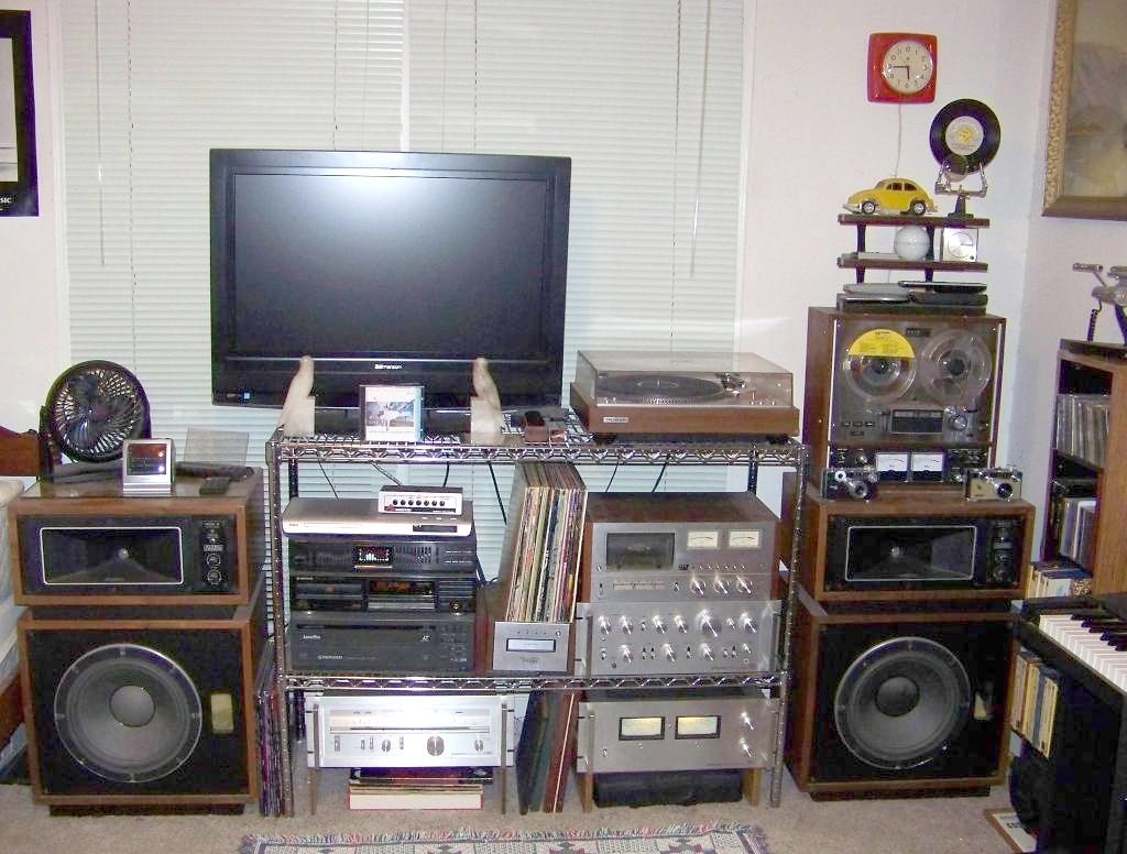 Stereo Equipment This is my setup for relaxing to music. T… Flickr