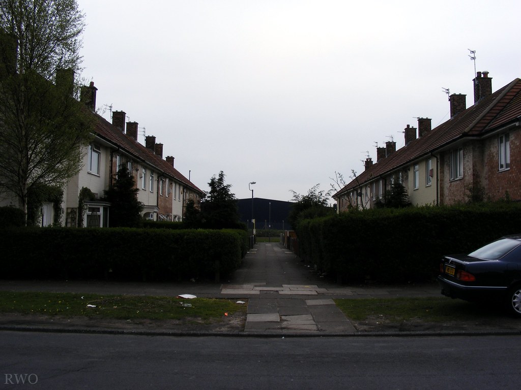 Carley Walk, Speke Occupying land between Hale Road and Da… Flickr