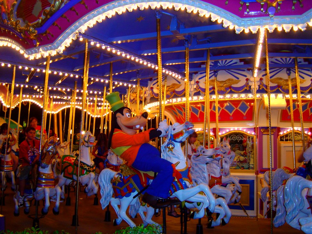 Goofy on the Carousel in Fantasyland Goofy on the Carousel… Flickr