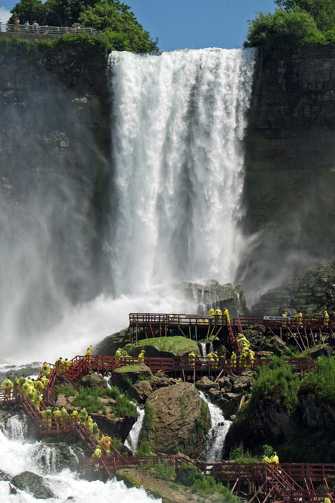 Bridal Veil Falls at Niagara Falls To the right of America… Flickr