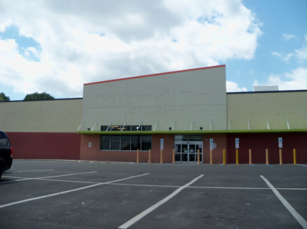 Bottom Dollar Philadelphia, PA (North) 6301 Chew Ave; op… Flickr