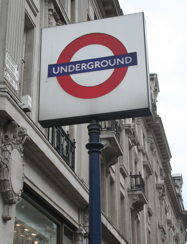 Oxford Circus Underground station Modern polemounted "pan… Flickr