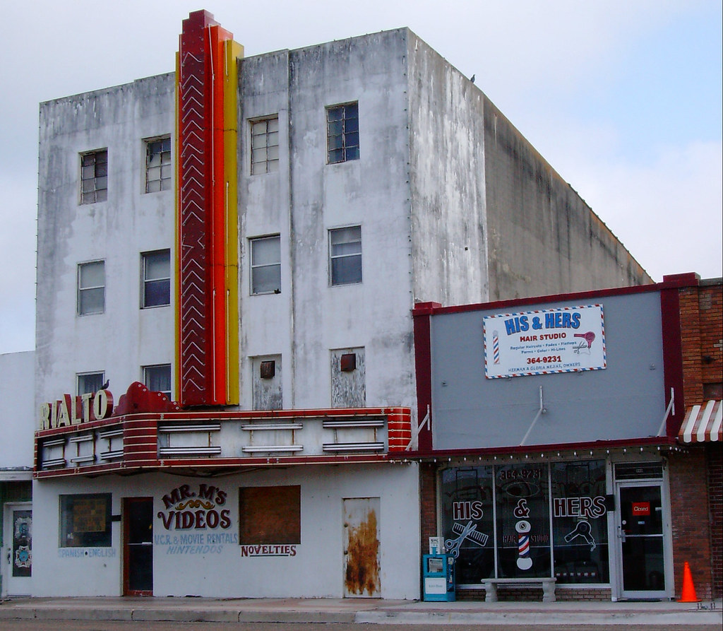 Rialto Theater (Sinton, Texas) Located on Sinton's main st… Flickr
