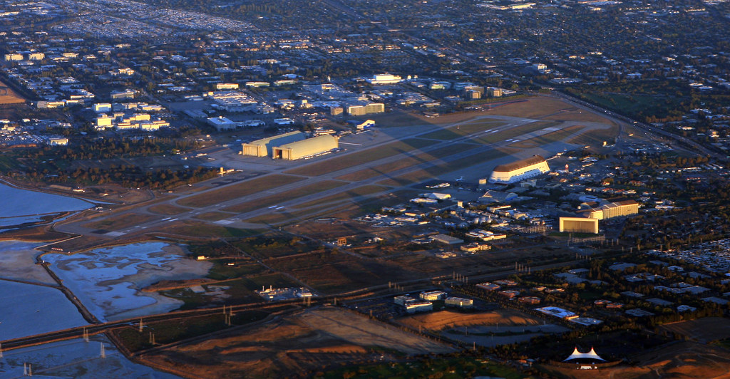 Moffett Field Just 3 days before the LUNAR launch, I got a… Flickr