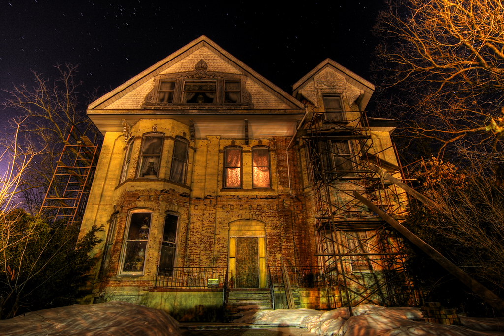 Haunted House Behind the Middle School This mysterious hom… Flickr