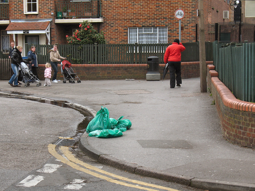 Green Bags Green bags at the corner of Circular Road and H… Flickr