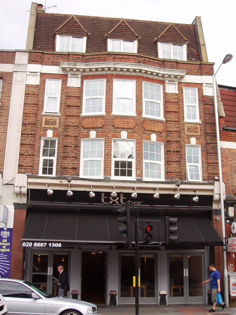 Txt Bar, South Croydon, CR0 A bar on South End which has u… Flickr