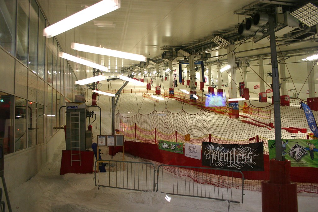 0812 Ski Centre Milton Keynes Keith B Flickr