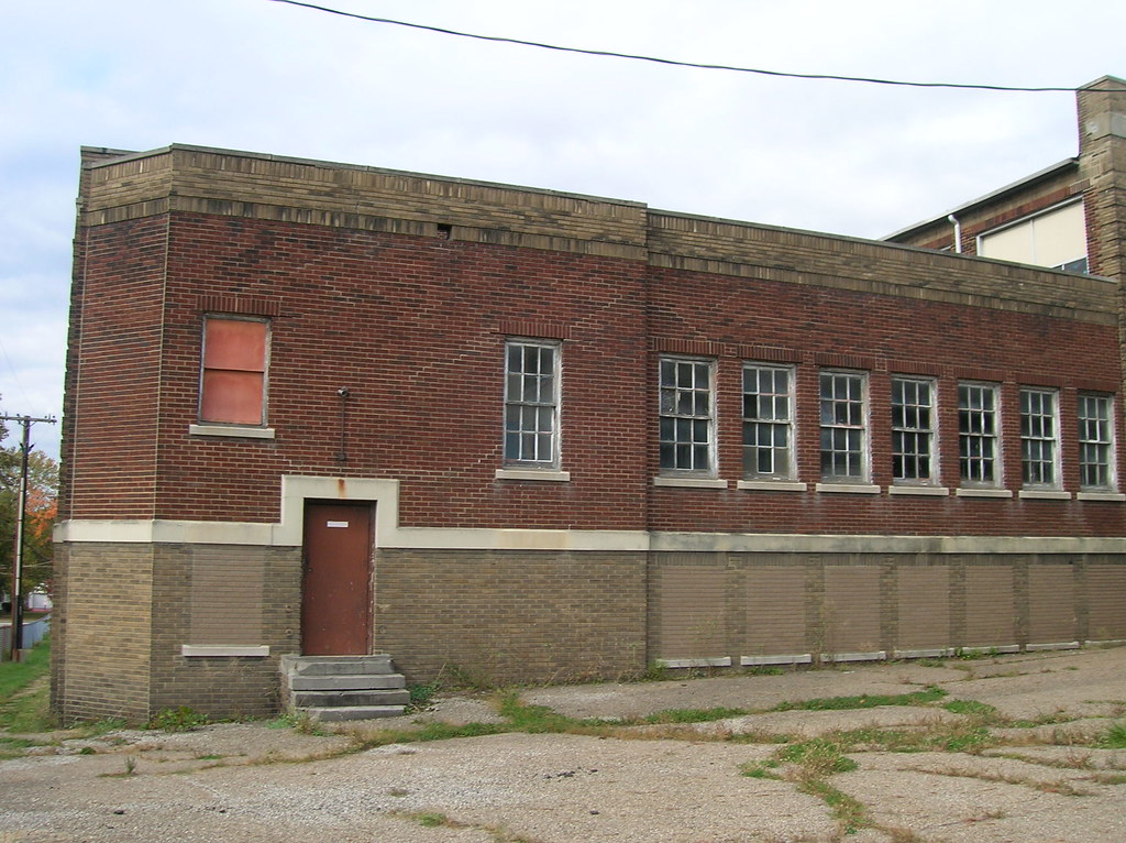 101808 Tallmadge School 3Tallmadge, Ohio (9) Aaron Turner Flickr