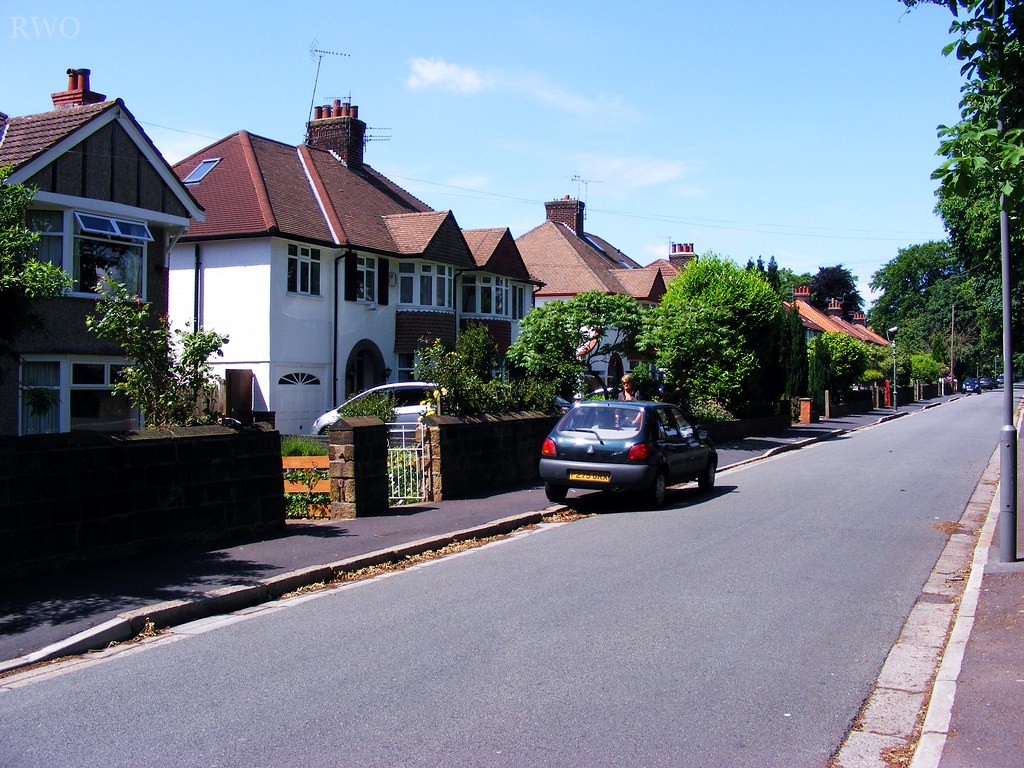 Hornby Lane, Allerton A typical suburban view in South Liv… Flickr
