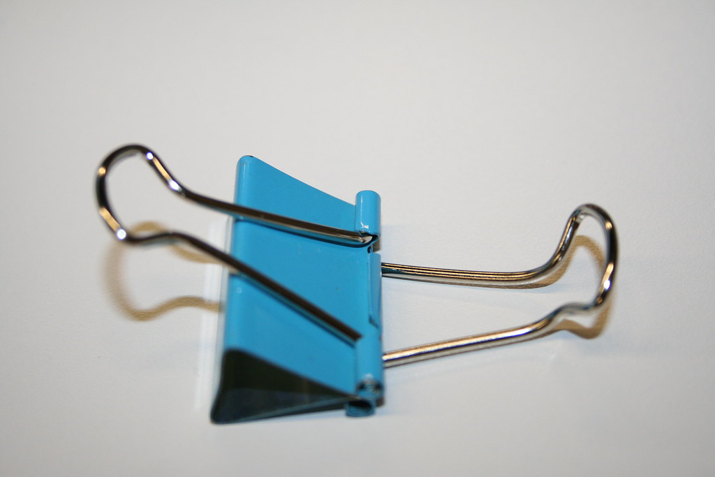 iPhone Binder Clip Stand 1.0 Visit my blog for the full in… Flickr