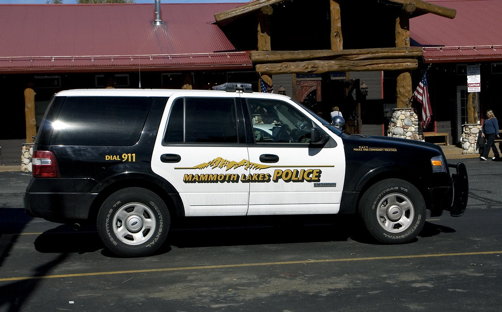 Mammoth Lakes Police SUV Taken in front of the Mammoth Lak… Flickr