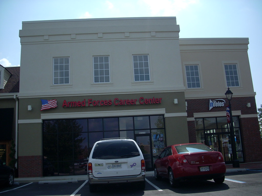 New Town stores a photo on Flickriver