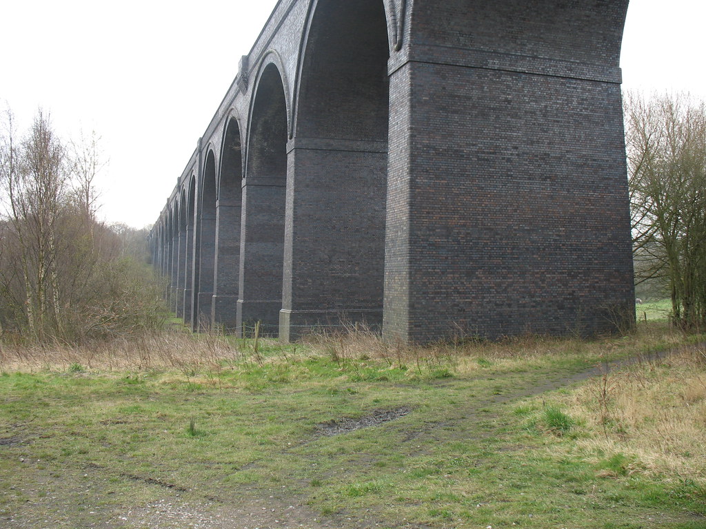 Crigglestone viaduct Looking west. A huge and impressive s