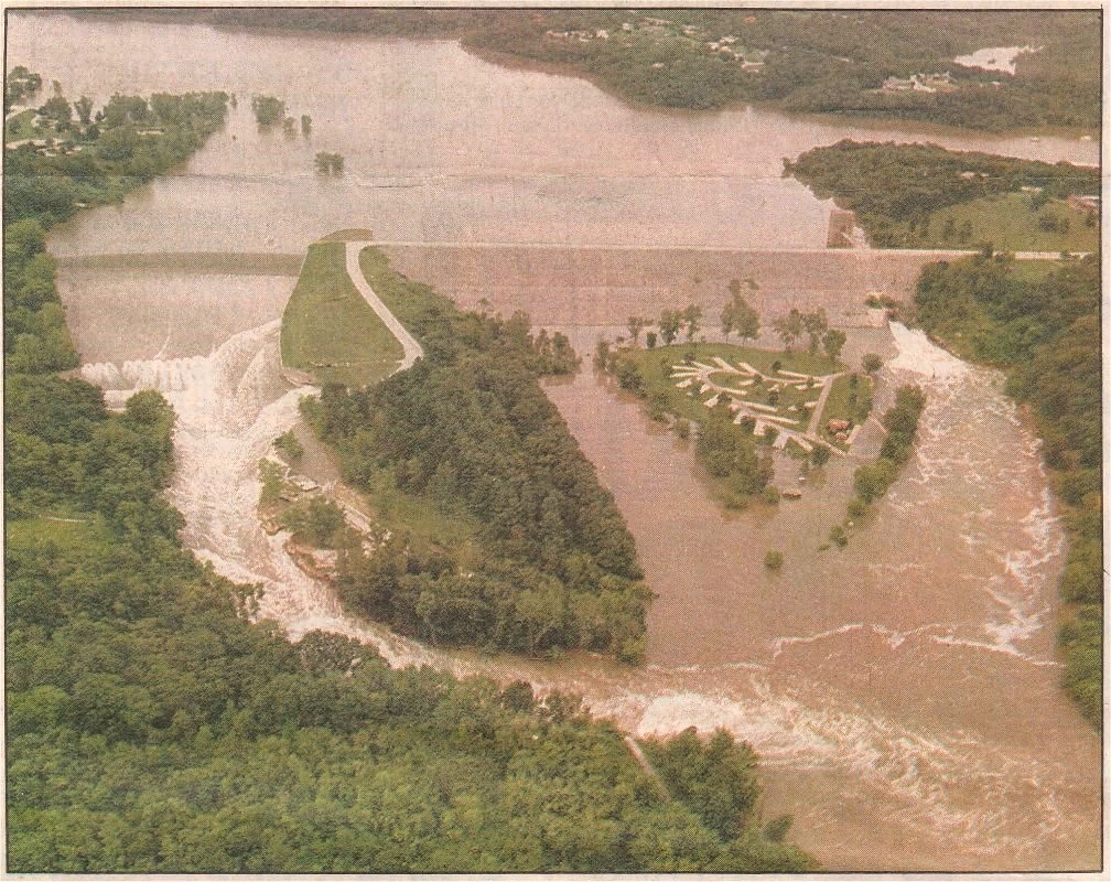 Coralville Lake flooding, 1993 Water flows over the spillw… Flickr