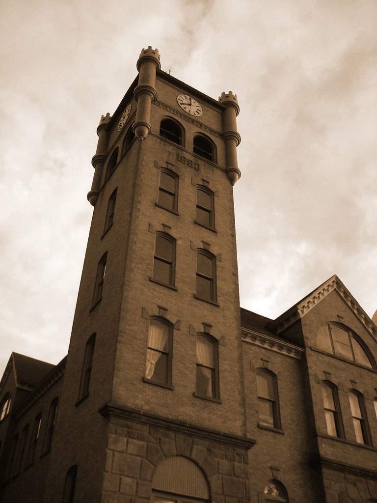Gothic The old Iron County Courthouse in Hurley, Wisconsin… Flickr