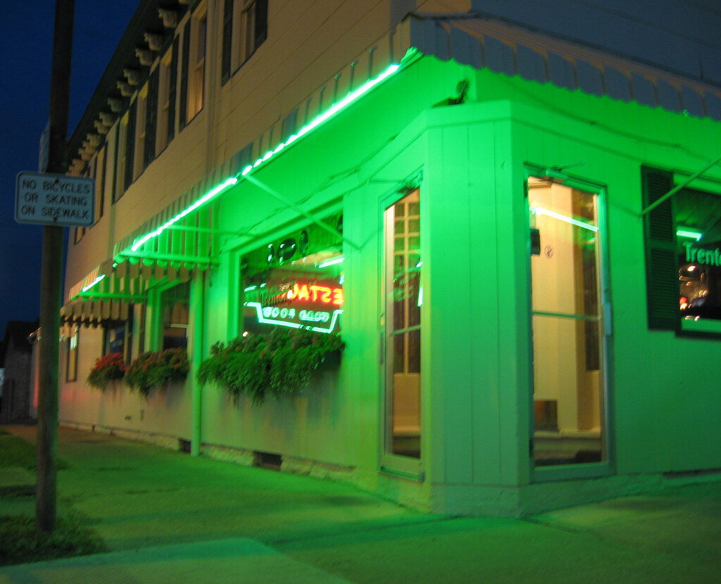Trenton House Restaurant in 2008 Trenton, IL No processing… Flickr