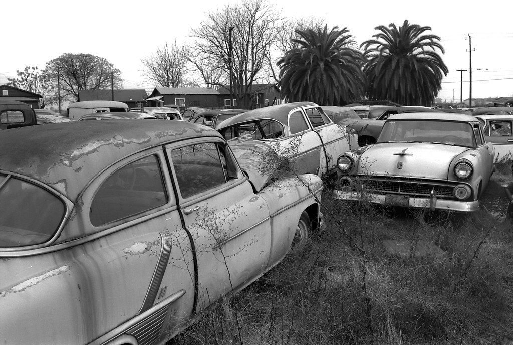 Selma, California, 1983 Automobile salvage, Route 99 Selma… Flickr