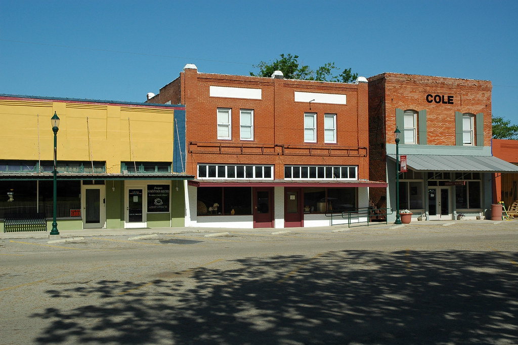 Fairfield, Texas Town Square of Fairfield, Texas stevesheriw Flickr