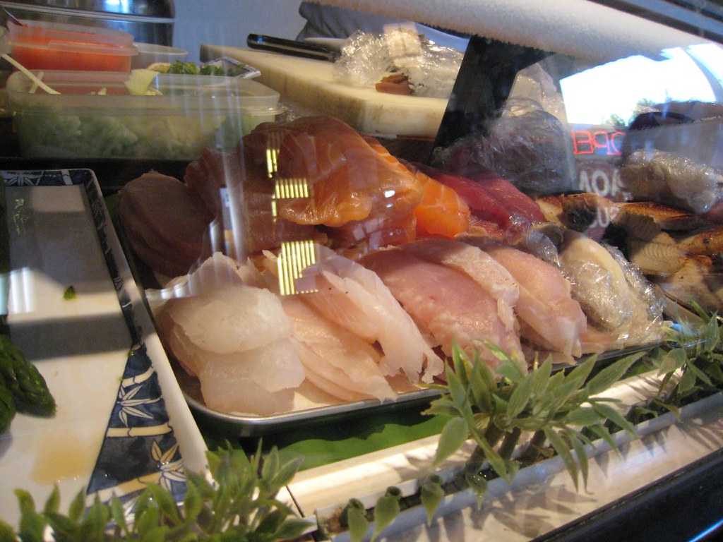 IMG_4746 Raw fish at the sushi bar at Naomi Sushi in Menlo… Flickr