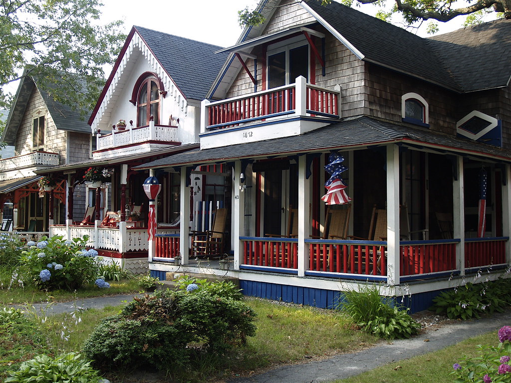 Gingerbread in Martha's Vineyard More houses at the Tabern… Flickr