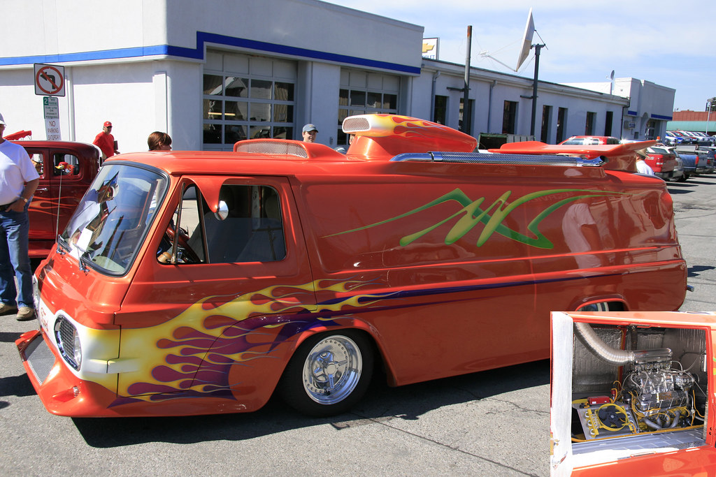 MidEngine Van Seen at the "Lost in the 50's" classic car … Flickr