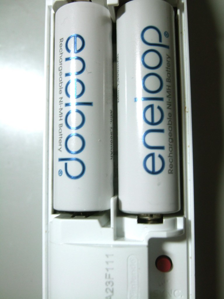 sync button on wiimote ryo katsuma Flickr