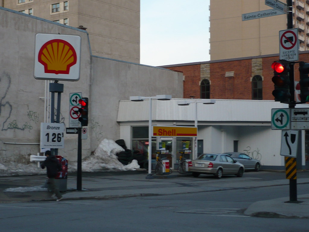 Shell Stations in Montreal Sainte Catherine Street at Lam… Flickr