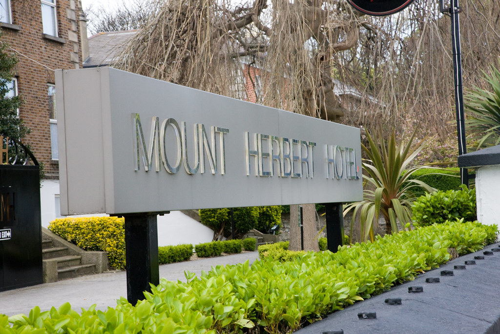 MOUNT HERBERT HOTEL Herbert Road in Sandymount is a mostly… Flickr