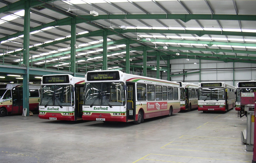 New Bus Garage, Rossendale Transport, Knowsley Park Way, H… Flickr