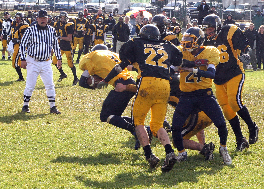 HHS vs. Patch Football Heidelberg High School's Lions took… Flickr