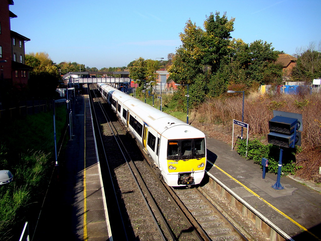West Wickham Train Southeastern train 376015 departs West … Flickr