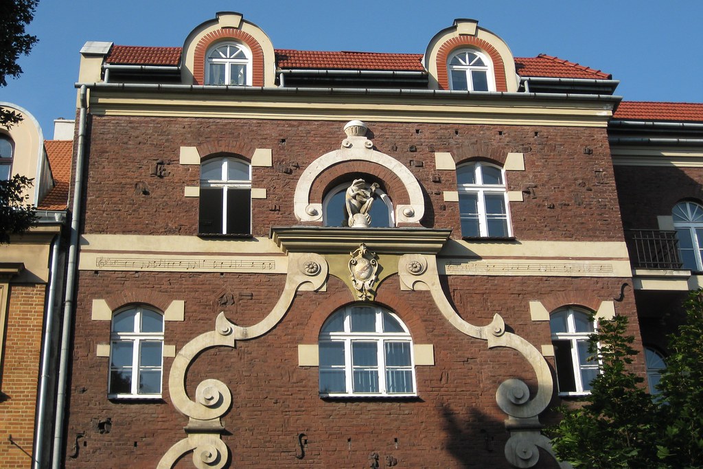 046 Krakow Poland 2008 House of the Singing Frog aka At Sp… Flickr