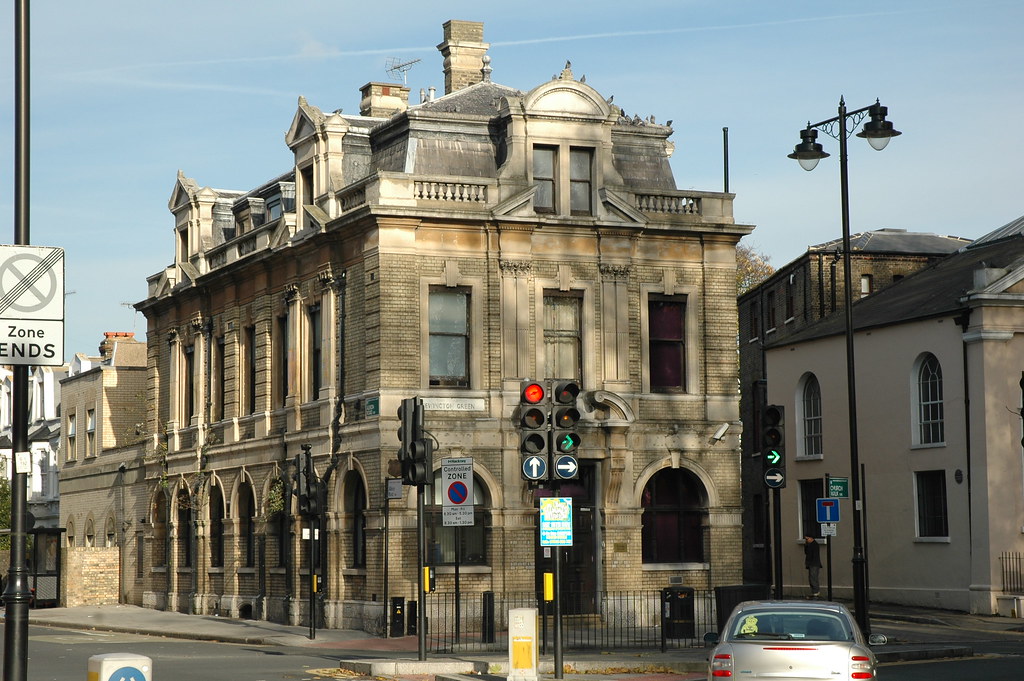 Newington Green N16 former bank 1892), Newingto… Flickr