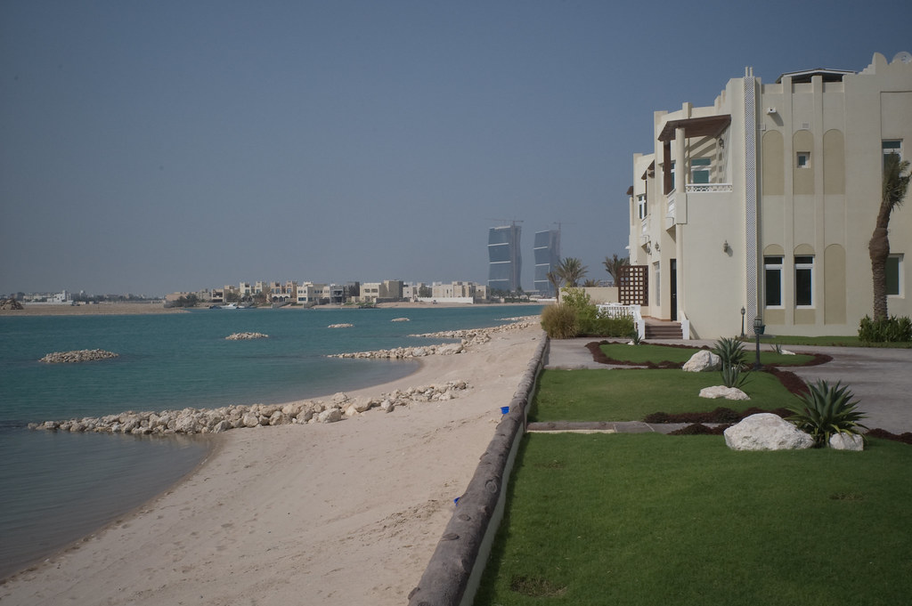 Private beach, West Bay Lagoon Lars Plougmann Flickr