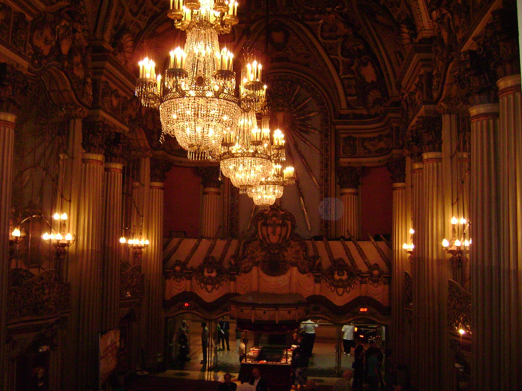 Chandeliers, Los Angeles Theatre Rod Ramsey Flickr