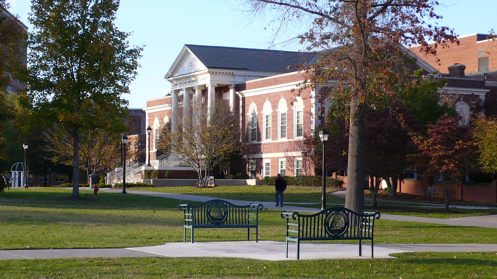 McConnell Library, Radford University The library faces th… Flickr