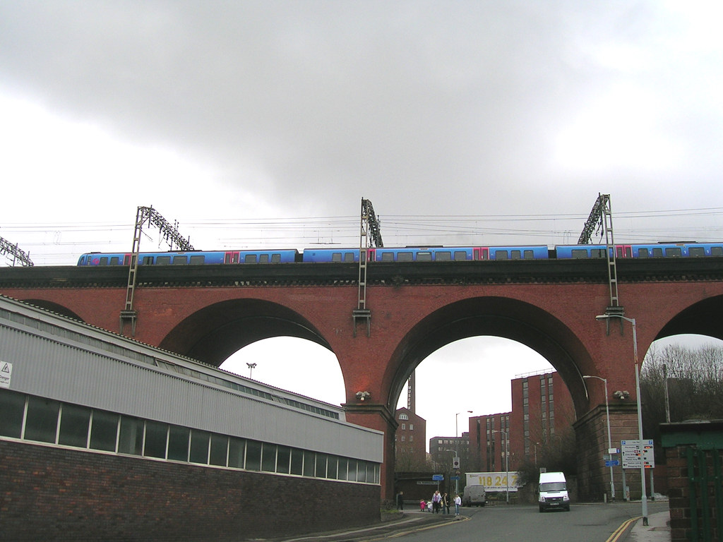 Daw Bank, Stockport A Class 185 First TransPennine Express… Flickr