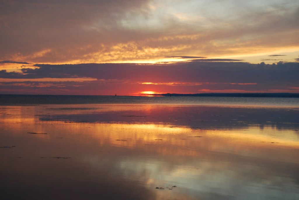 N SUNRISE,GREEN BAY WI. James Stutzman Flickr