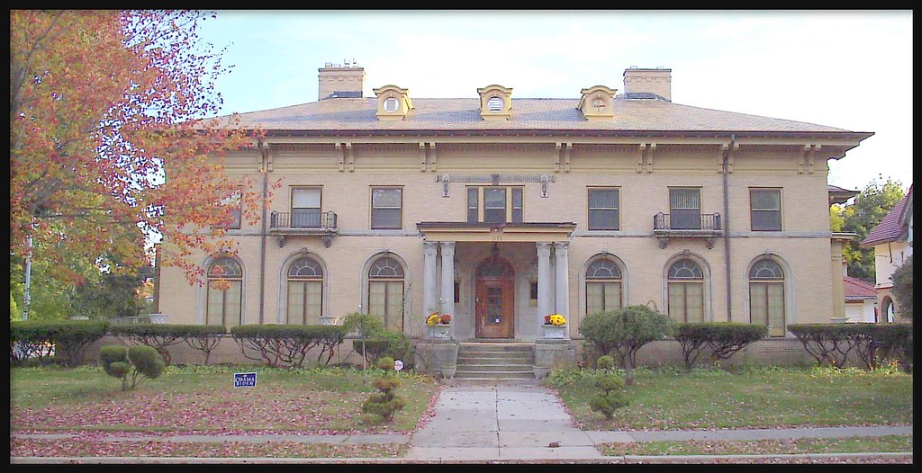 Ossip Gabrilowitsch and Clara Clemens House, 611 Boston Boulevard
